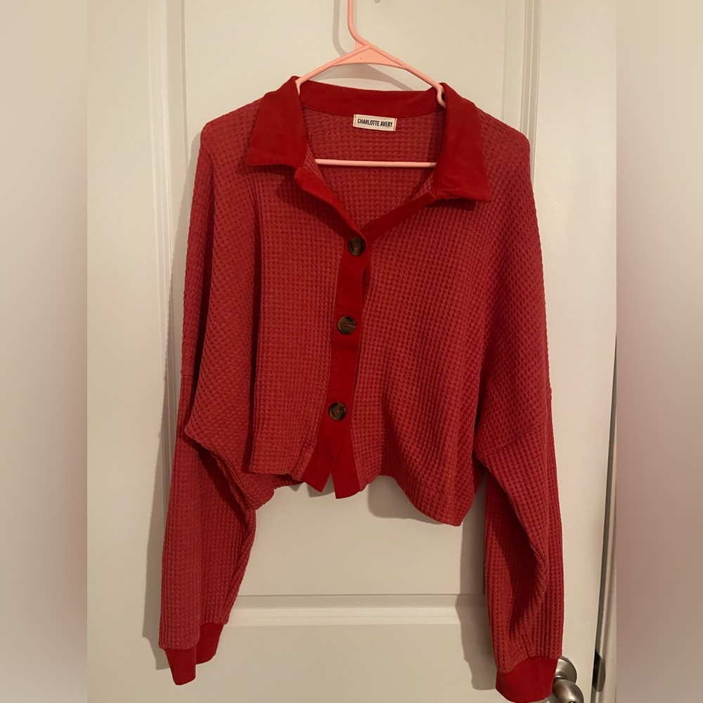 EUC  Women’s Charlotte Avery Red Cropped Waffle Knit Button Down Top Size L